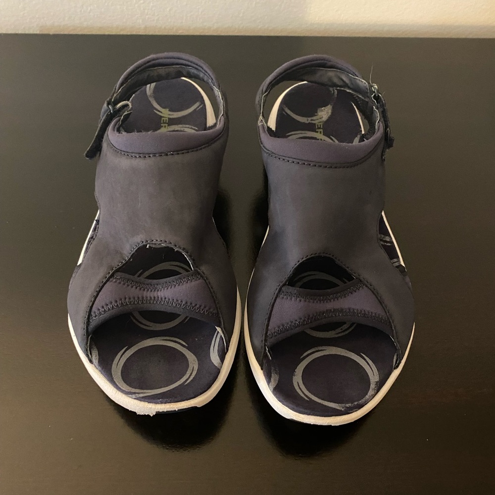 Women’s Merrell Sandals - Picture 5 of 6